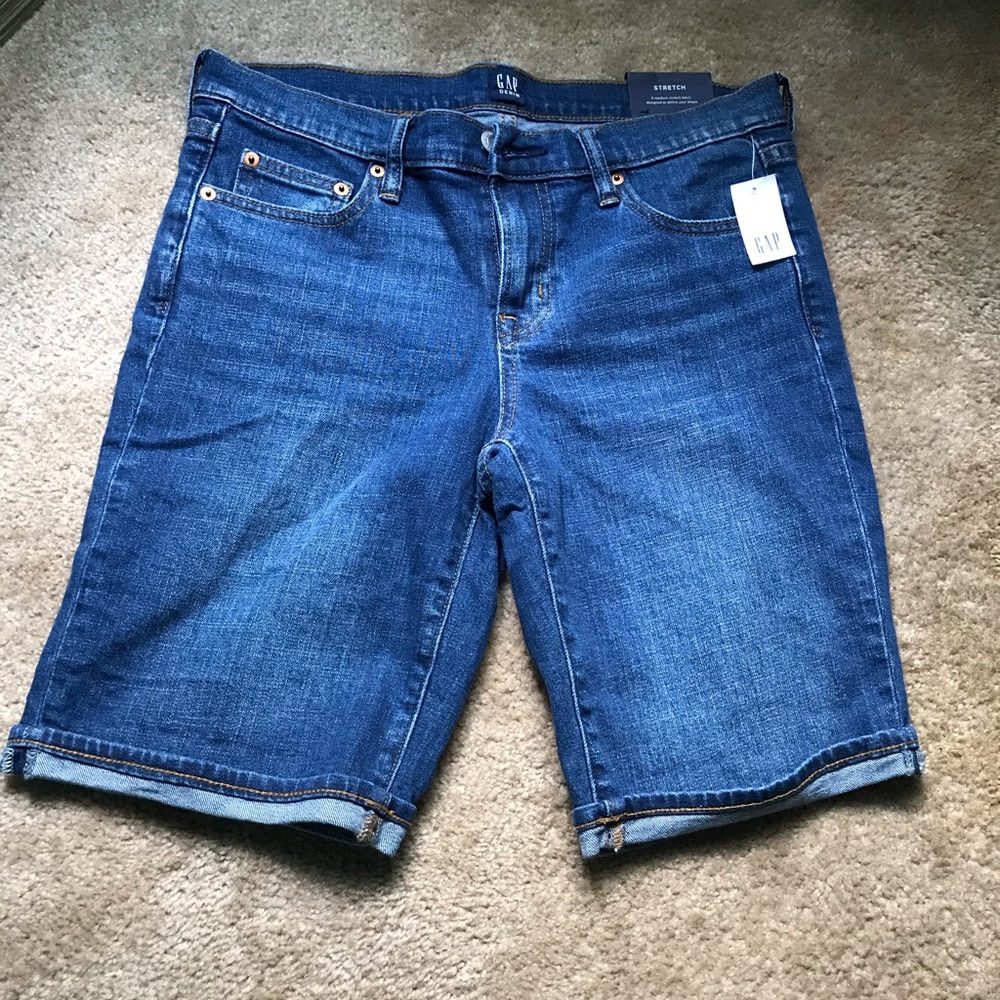 GAP Denim Shorts Size 28 equivalent to a Medium